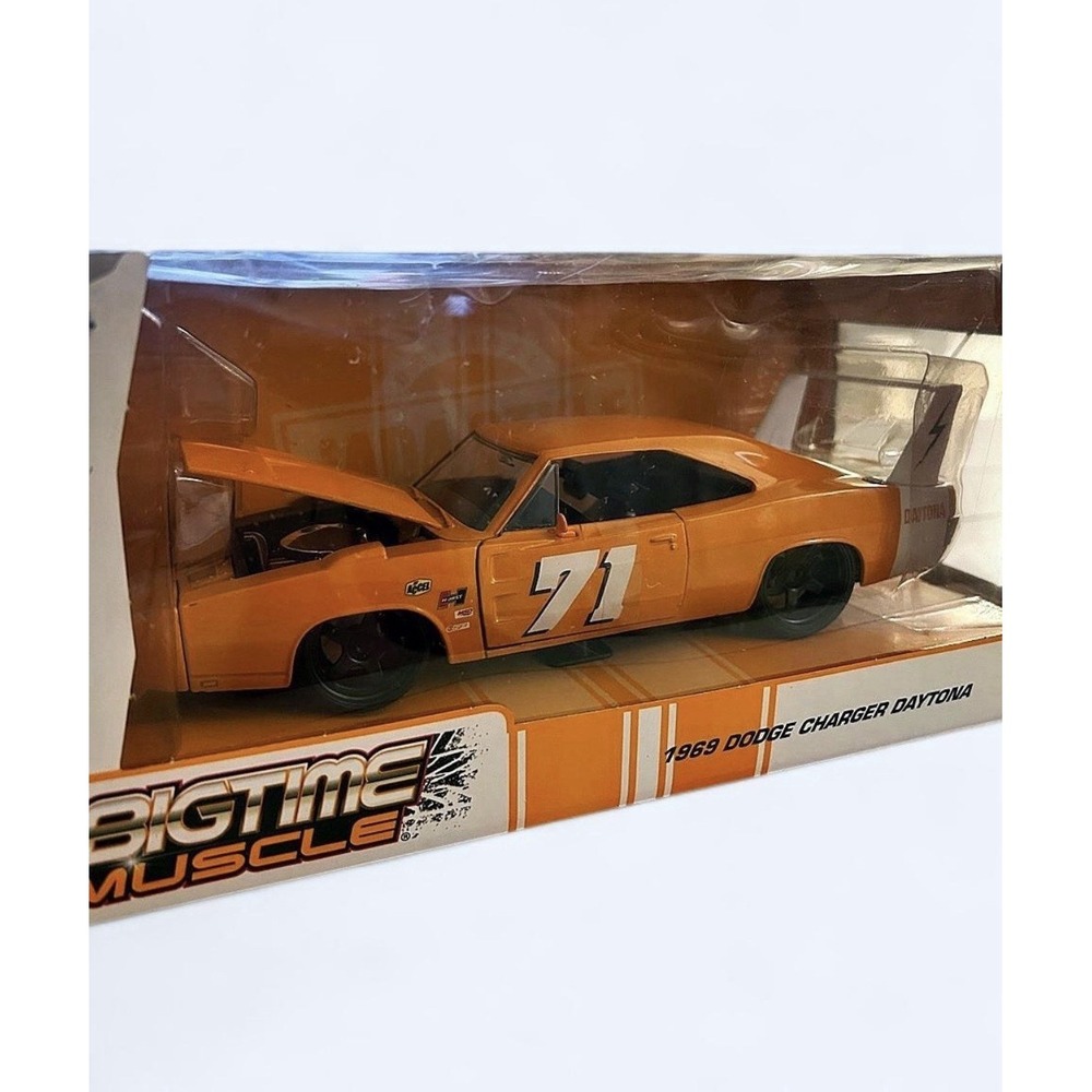 Jada Bigtime Muscle 1969 Dodge Charger Daytona 1:24 Diecast Orange Hood Opens